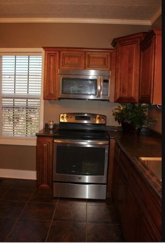 1292 N Highland Ave, Jackson, TN 38301